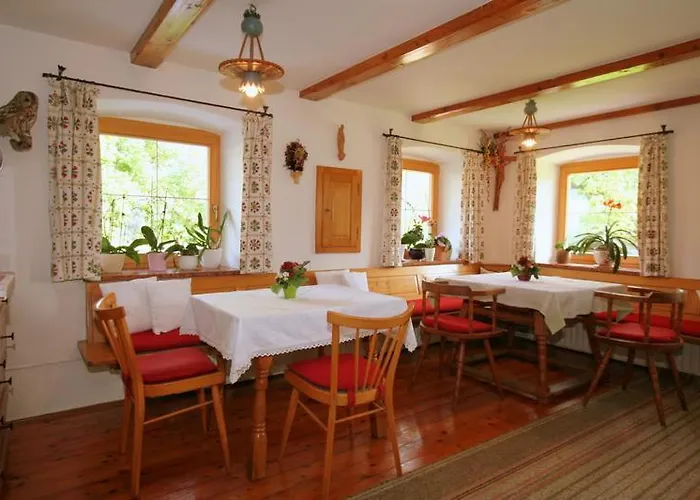 Knotzenlehen Gasthuis 3*
